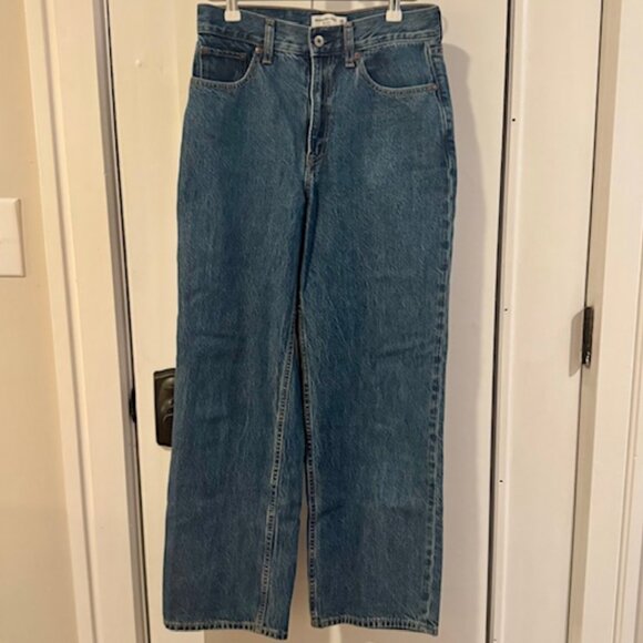 Abercrombie High Rise Loose Jean - Picture 2 of 4